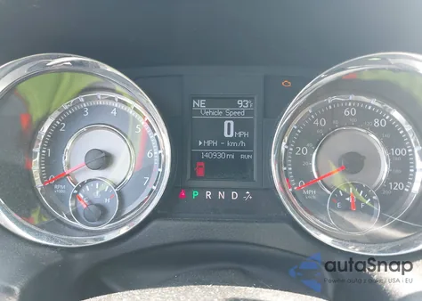 2011 Chrysler Town & Country Touring from USA, damaged, VIN 2A4RR5DG1BR614835